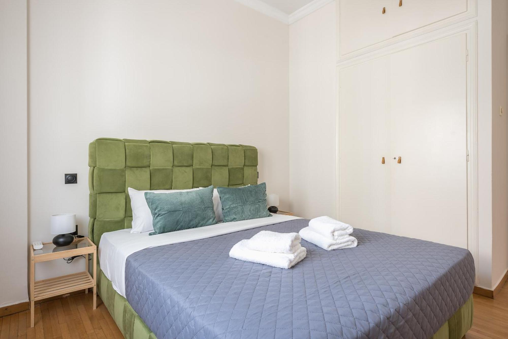 アテネStylish 2 Bd Urban Retreat Near Panormou Metroアパートメント エクステリア 写真